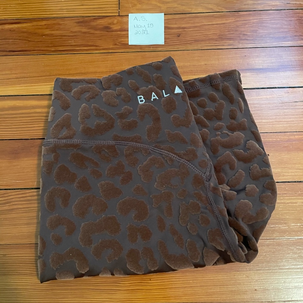 NWOT Balance Athletica - Lux Ryder Shorts - Medium